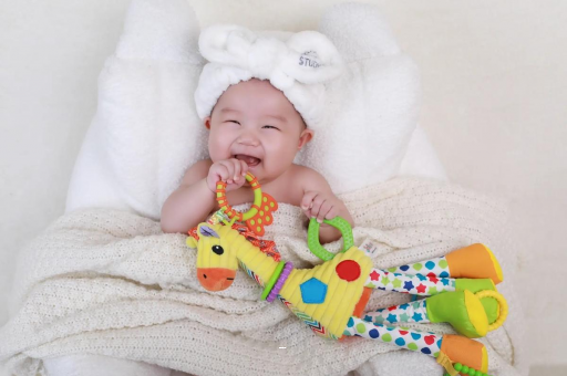 安溪宝宝咬手指甲 安溪宝宝咬手指甲